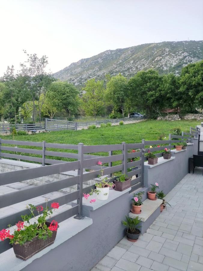 Apartments Nevistic Tribalj  Экстерьер фото